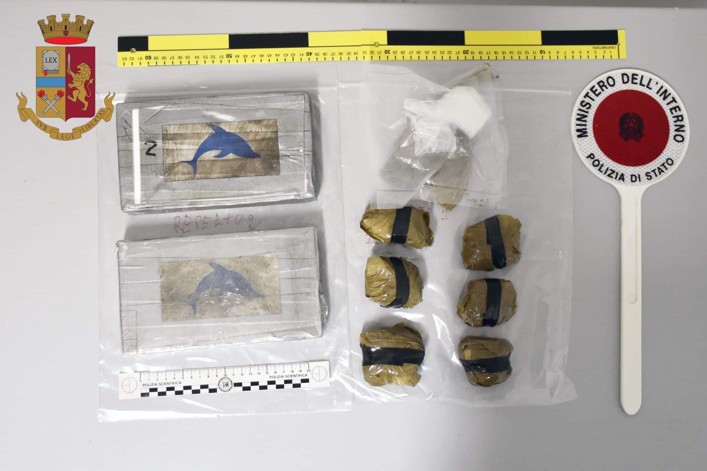 Marsala, due chili e mezzo di cocaina pura custoditi in casa: arrestato 30enne