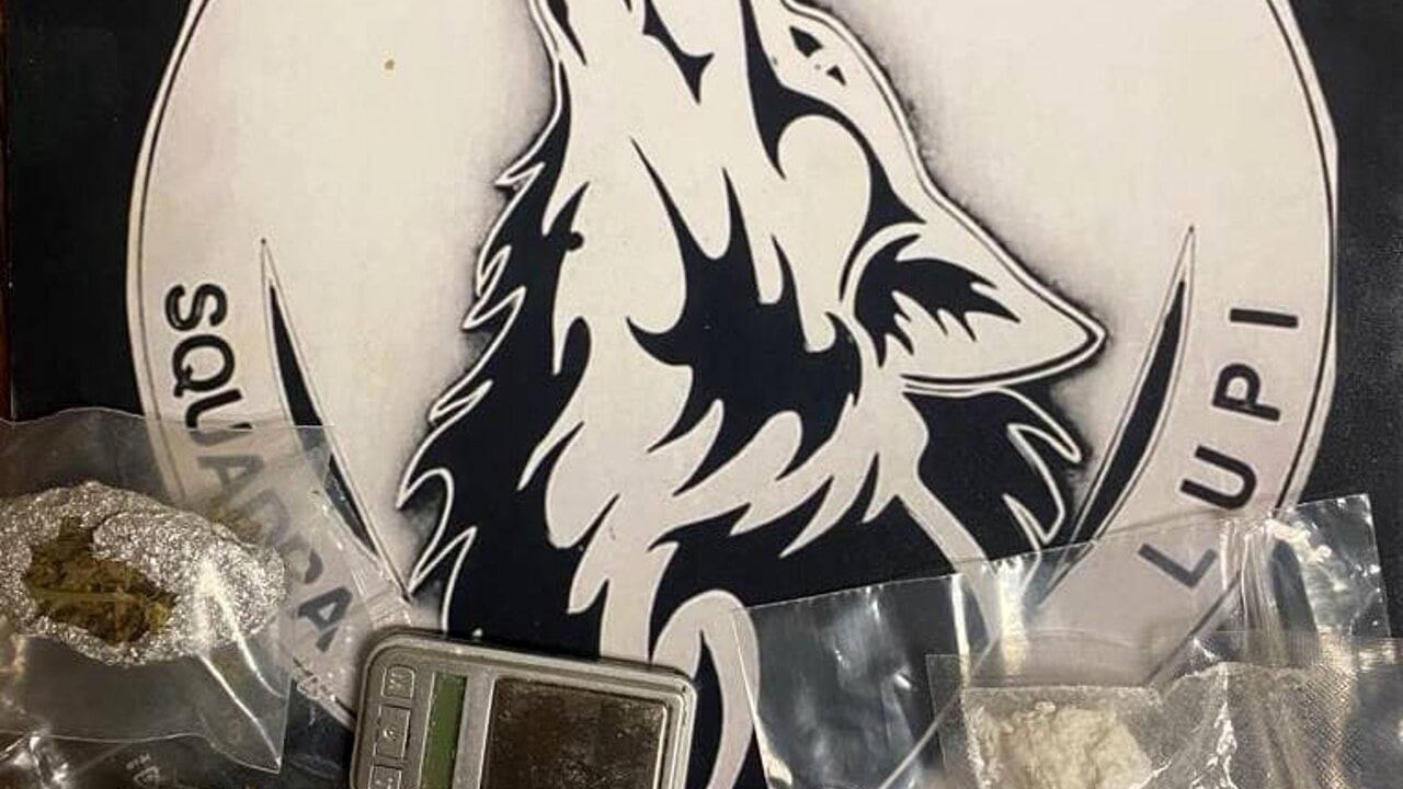 Catania, droga nascosta nel comodino e nella caffettiera: blitz dei “Lupi” a San Cristoforo