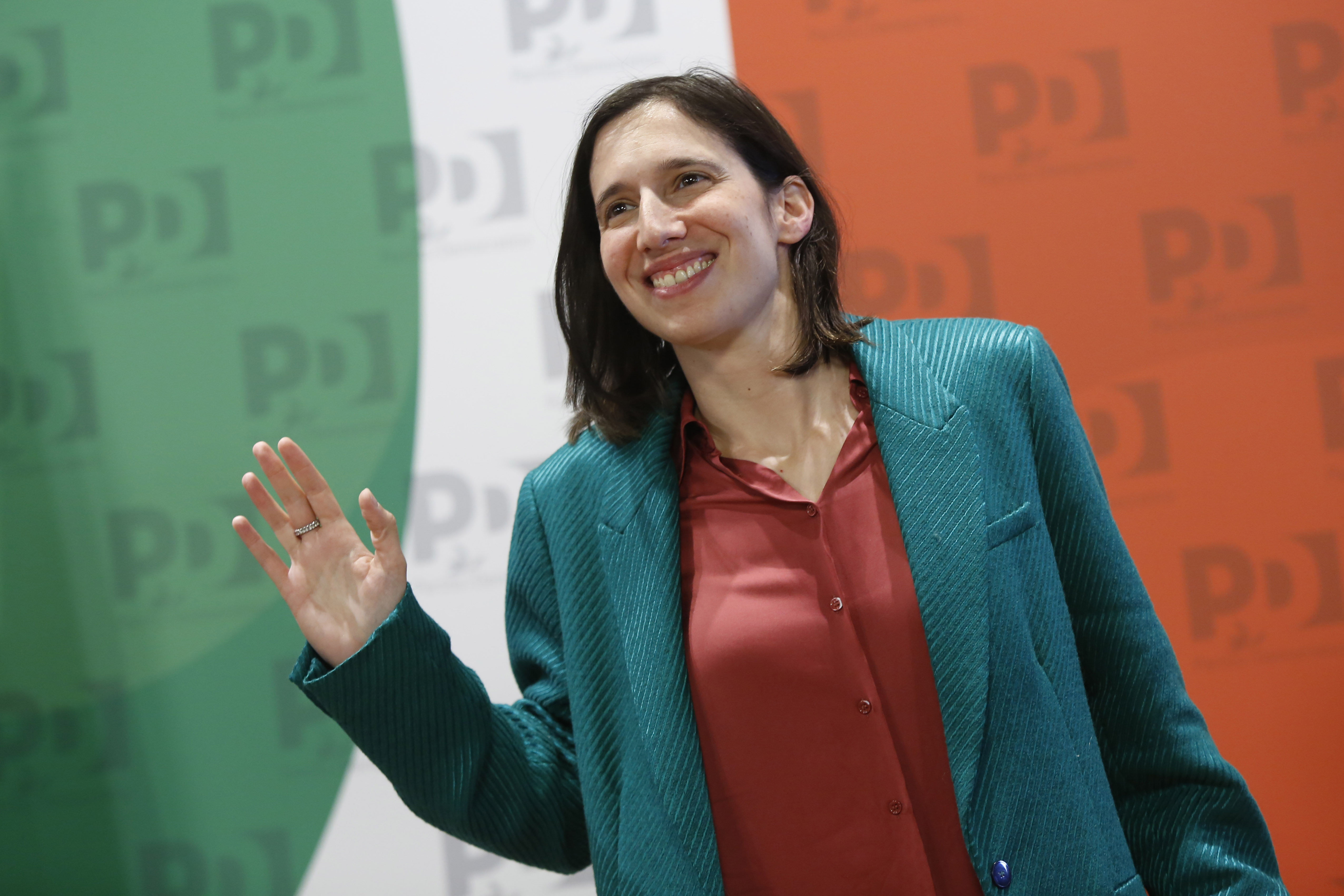 Pd: Elly Schlein proclamata segretaria: “Siamo più forti, vivi e uniti”