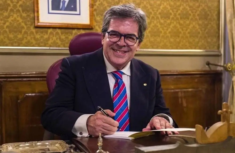 L’annuncio di Enzo Bianco: “Mi candido a sindaco di Catania”