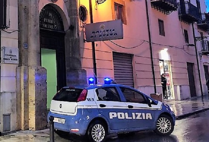 Mille euro per riavere la Fiat 500 rubata, il “solito” cavallo di ritorno: 2 arresti