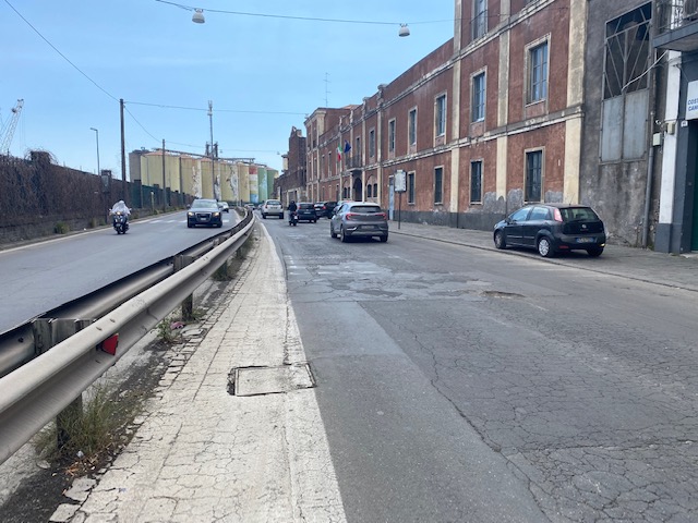 Catania, si riqualifica la strada per la plaia: a sorpresa spunta la pista ciclabile