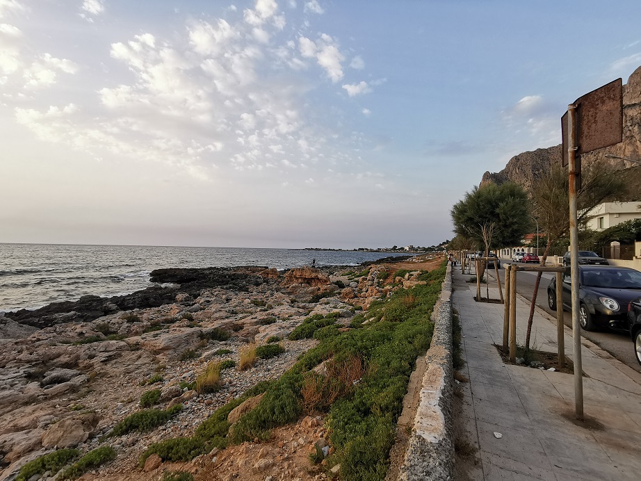 Palermo, lungomare Barcarello, riqualificazione più vicina