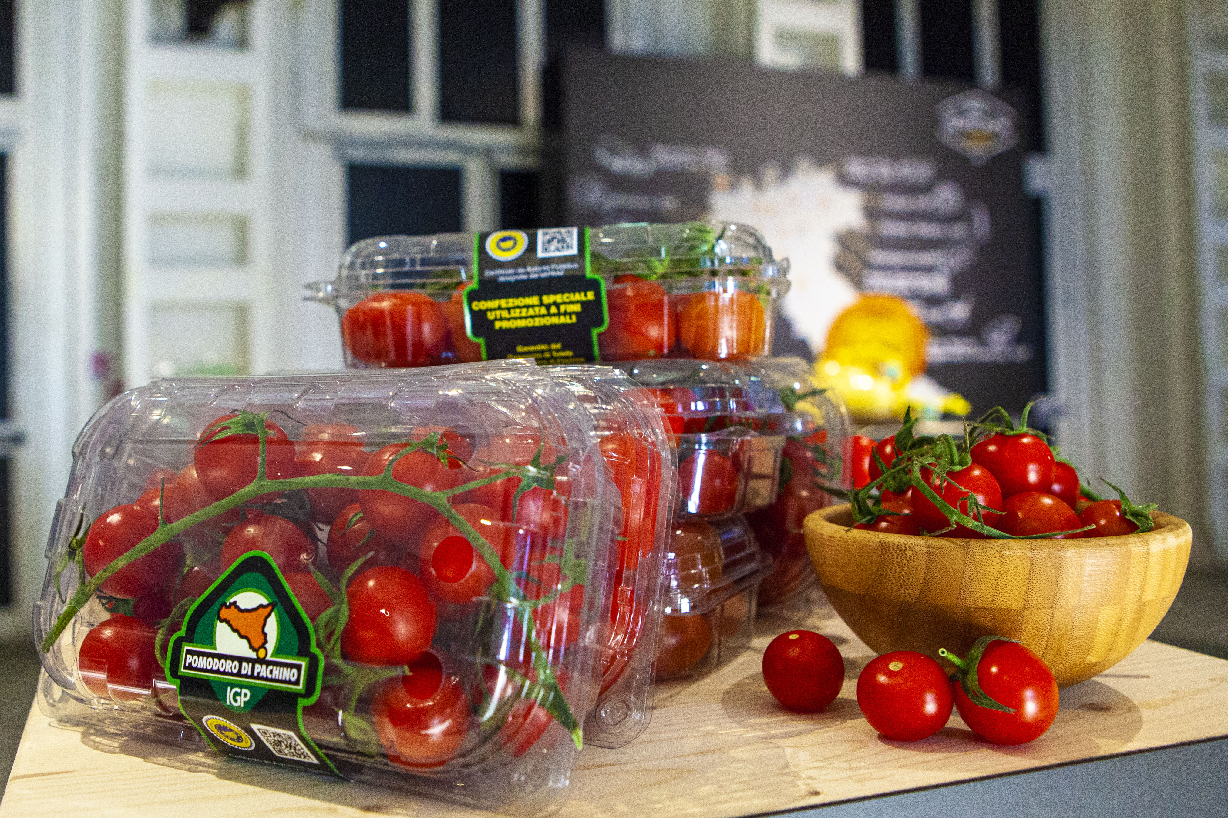 “Piovono” pomodori di Pachino su McDonald’s: accordo da 250mila Kg all’anno