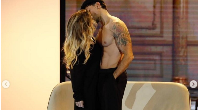 Amici, scatta il bacio tra Lorella Cuccarini ed Emanuel Lo dopo la sfida tra prof