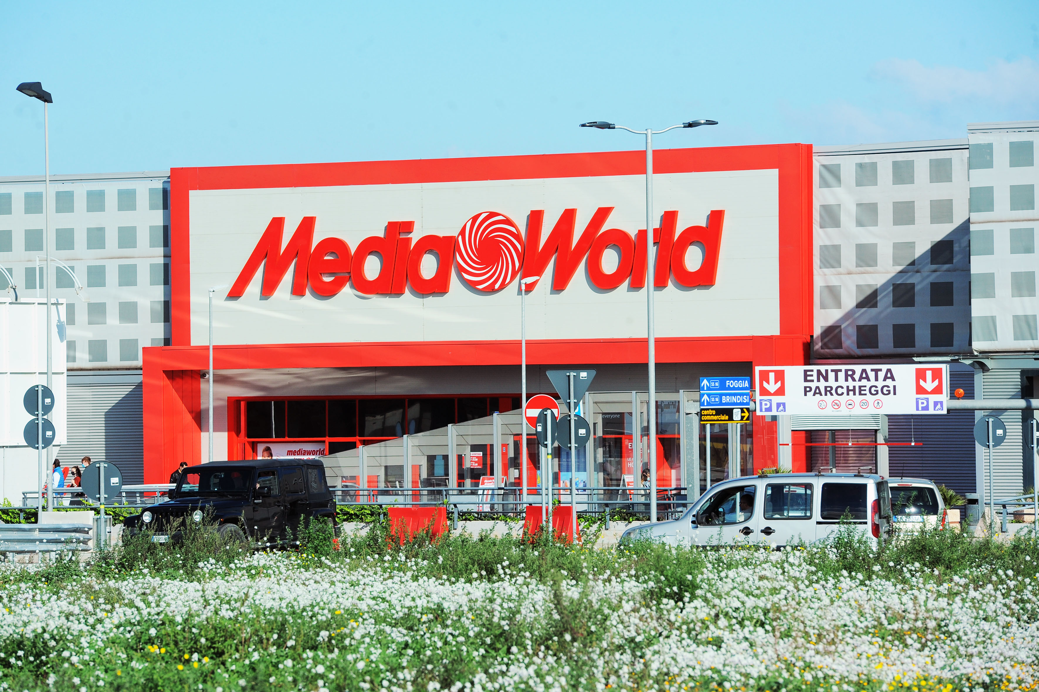 Lavoro, nuove opportunità da Mediaworld: ecco come candidarsi