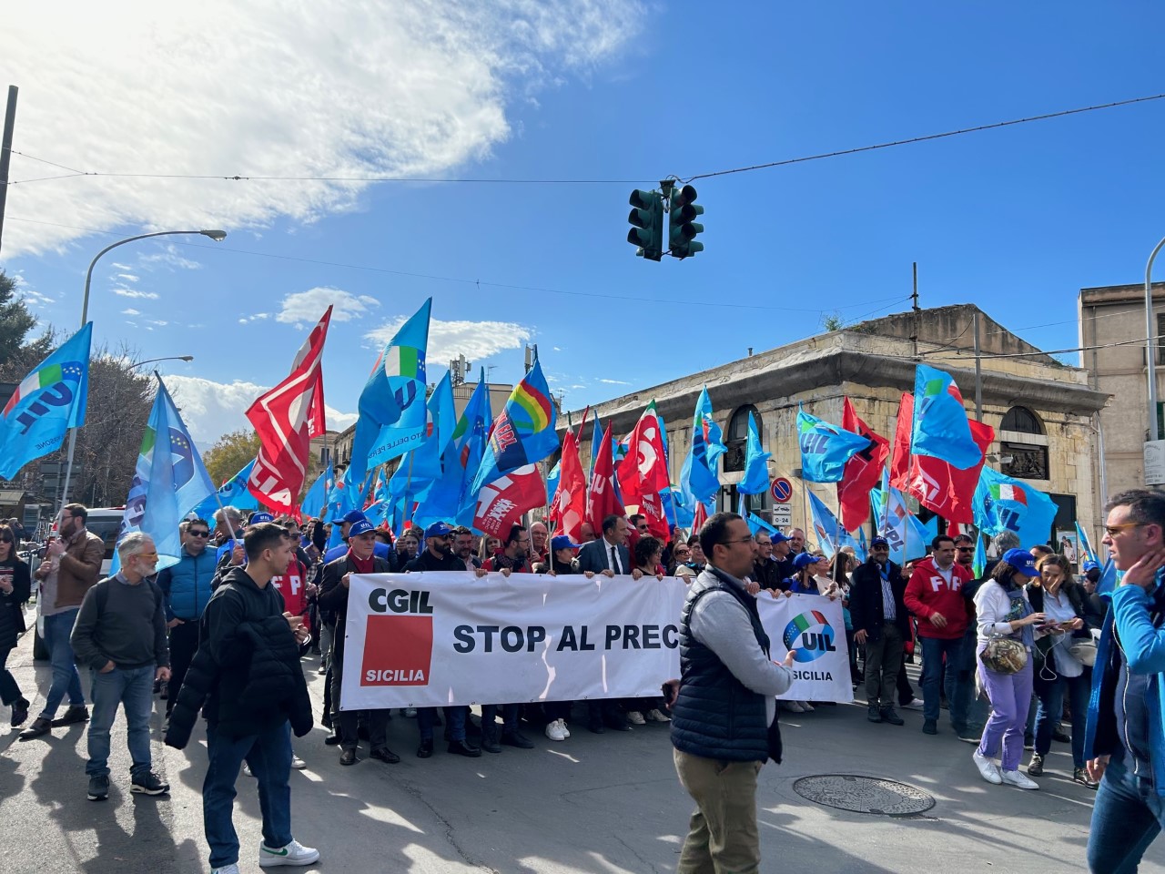 Precari Covid in piazza: “Abbiamo salvato la Sanità, perché la Regione non vuole assumerci?”