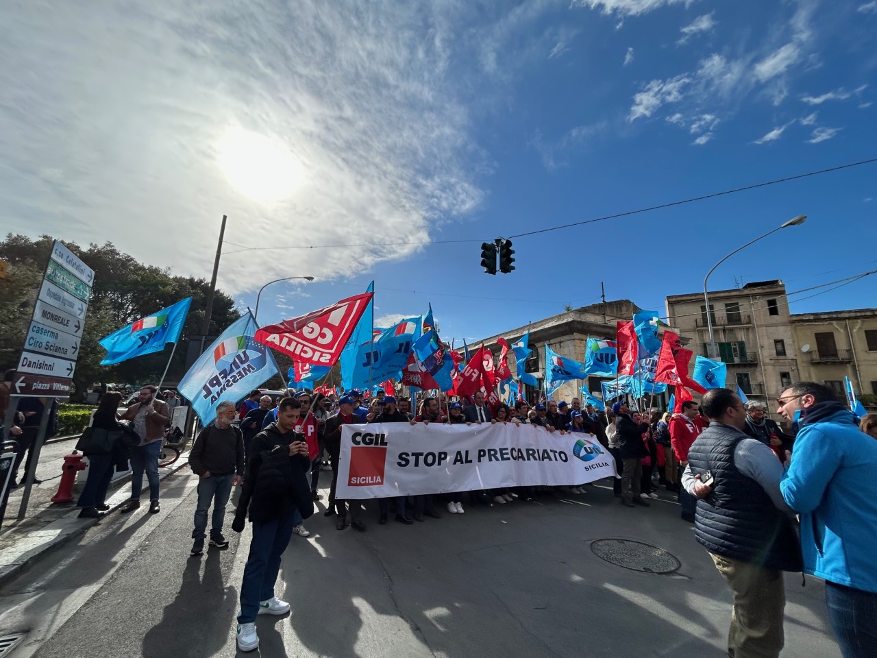 Precari Covid in piazza: “Abbiamo salvato la Sanità, perché la Regione non vuole assumerci?”