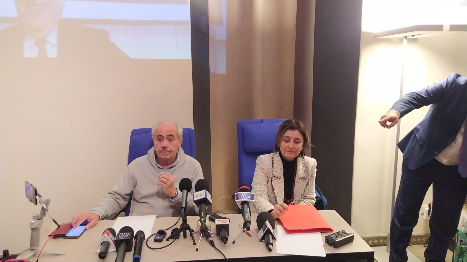 Raffaele Lombardo conferenza stampa 2