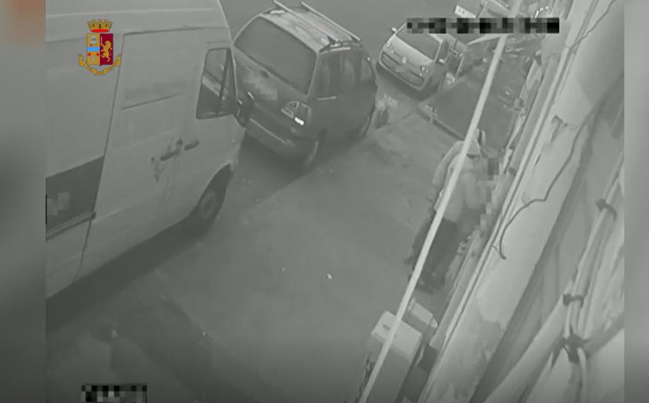 “Incubo” alla stazione di Catania, rapinatori seriali in azione: un fermo – VIDEO