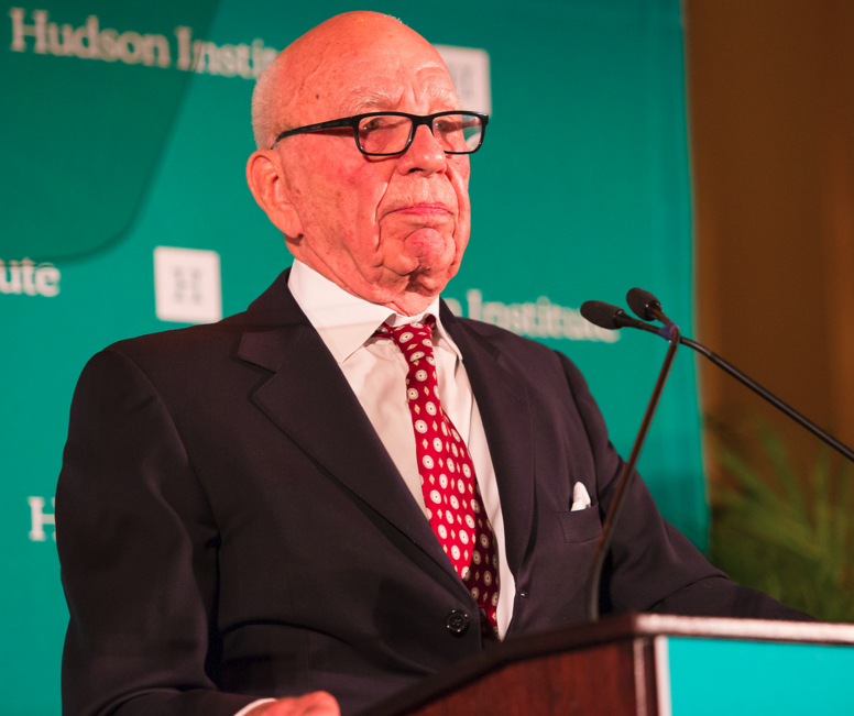Il miliardario Rupert Murdoch sposo a 92 anni: in estate il quinto matrimonio