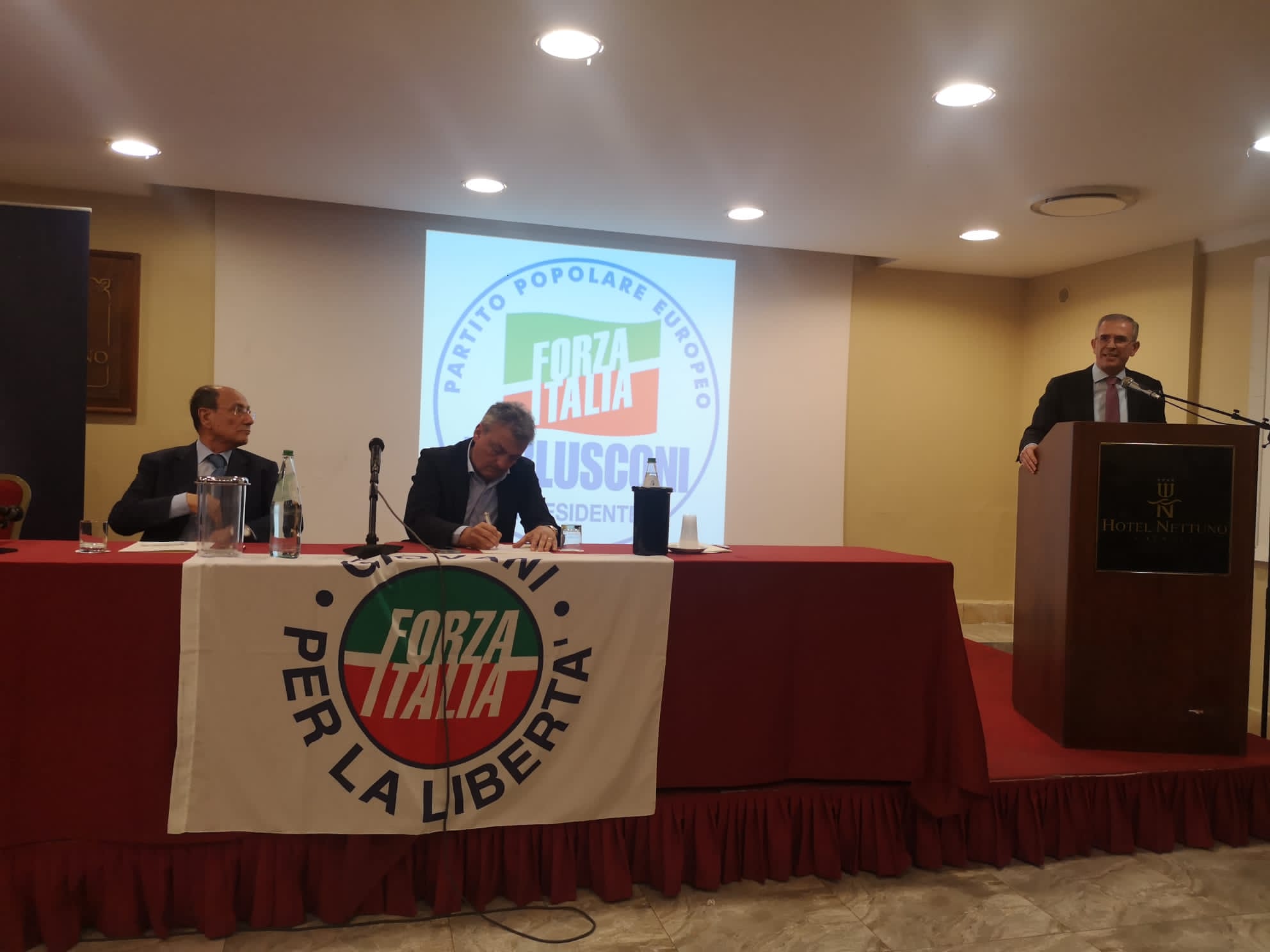 Vertice di Forza Italia a Catania, Schifani: “Razza, Parisi o Sudano? L’importante è non dividersi”