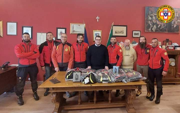 Troina, donazione del Comune a volontari del Soccorso Alpino e Speleologico