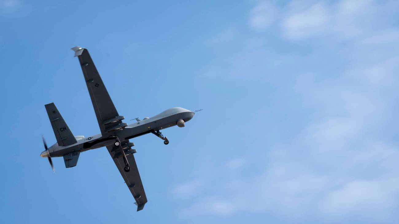 Droni avvistati negli aeroporti di Copenaghen e Oslo,  Zelensky: “E’ stata la Russia”