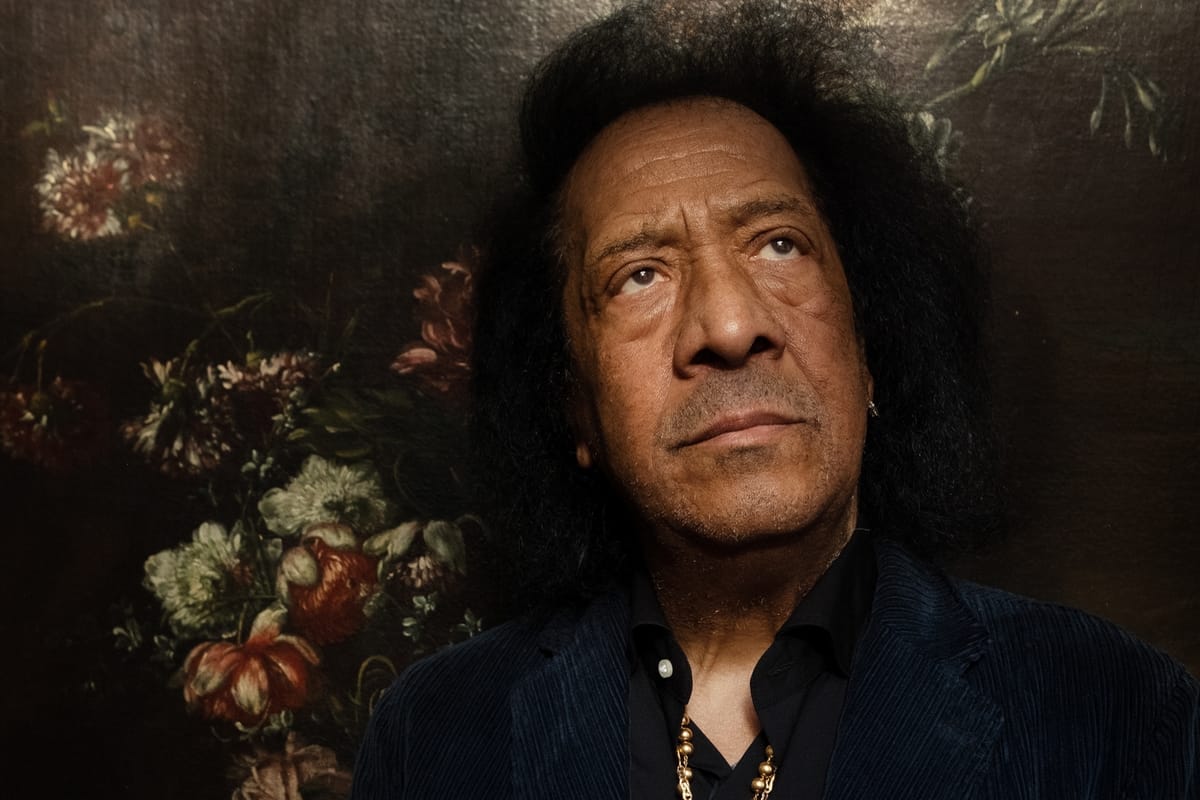 James Senese, in Sicilia raddoppia l’energia di un “nero a metà”