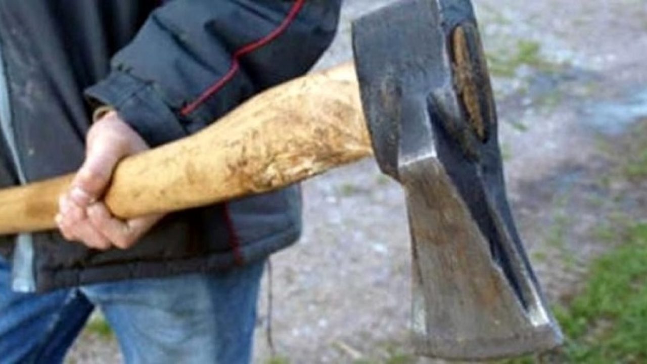 Serradifalco, 75enne in manette: ha colpito la moglie con l’accetta