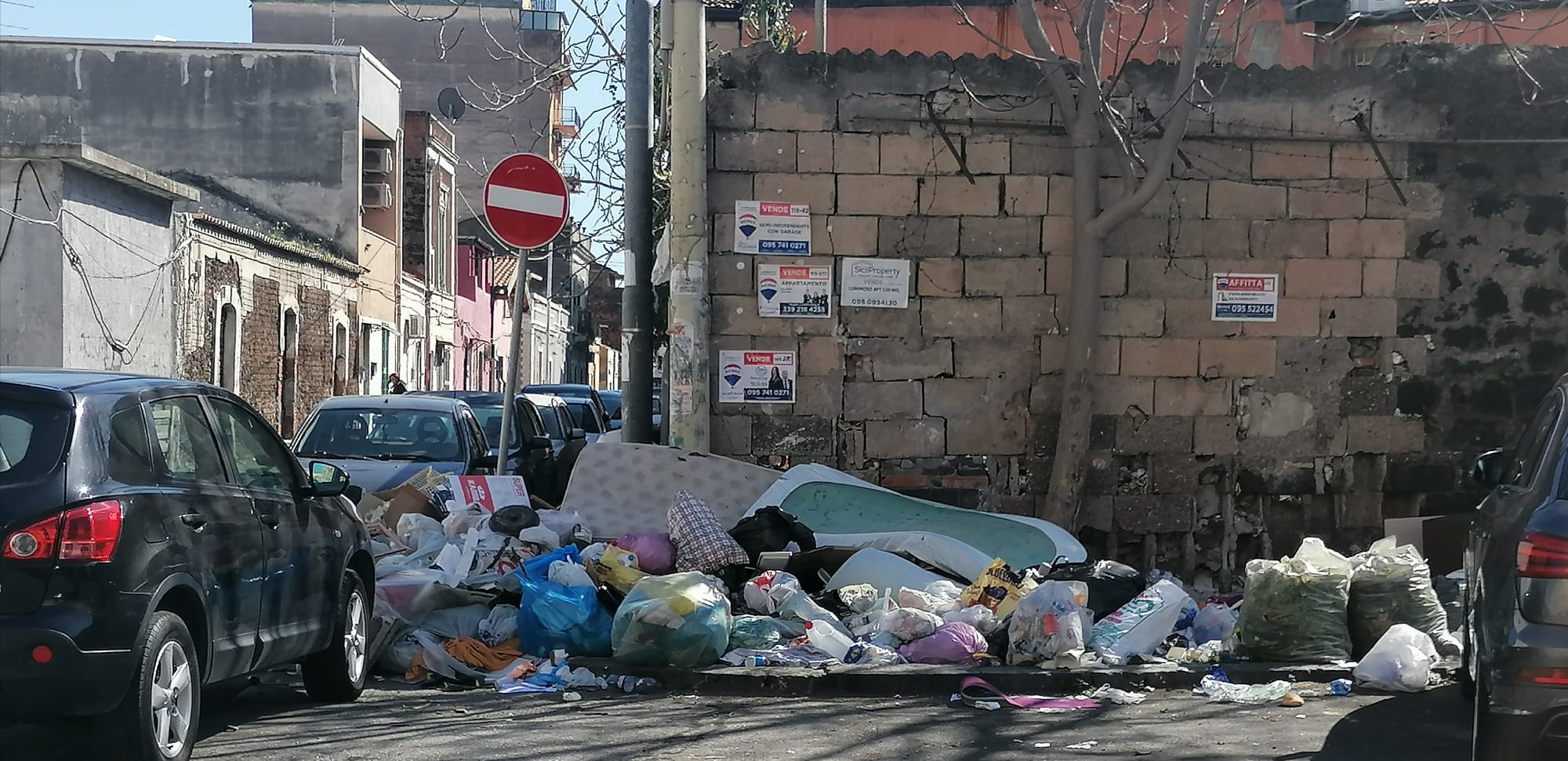 Catania, a Cibali una discarica di inciviltà