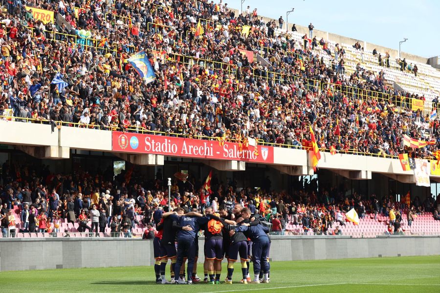 Catanzaro promosso con 5 giornate d’anticipo: torna in Serie B dopo 17 anni