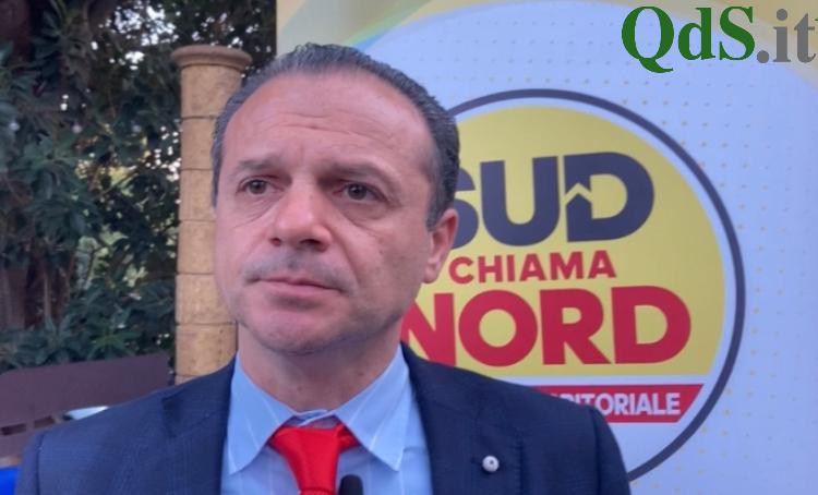 “La Sicilia non ha un presidente, ma un ologramma”, De Luca ancora contro Schifani