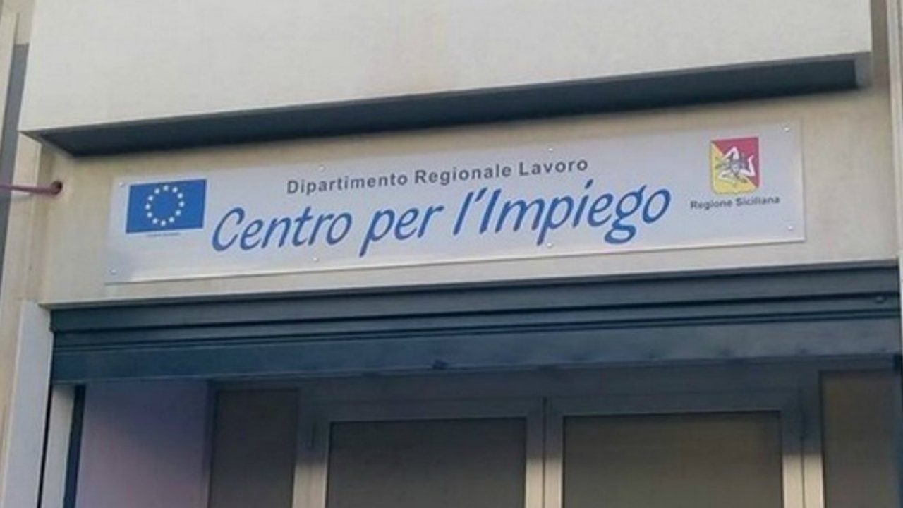 Centri per l’impiego, primi funzionari vincitori di concorso firmano i contratti