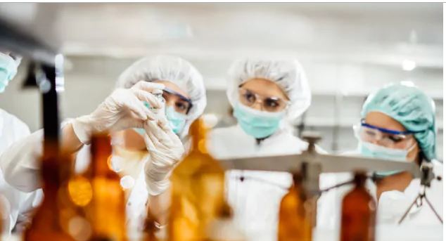 Covid, ricoveri di nuovo giù (-5,8%): stabili le terapie intensive