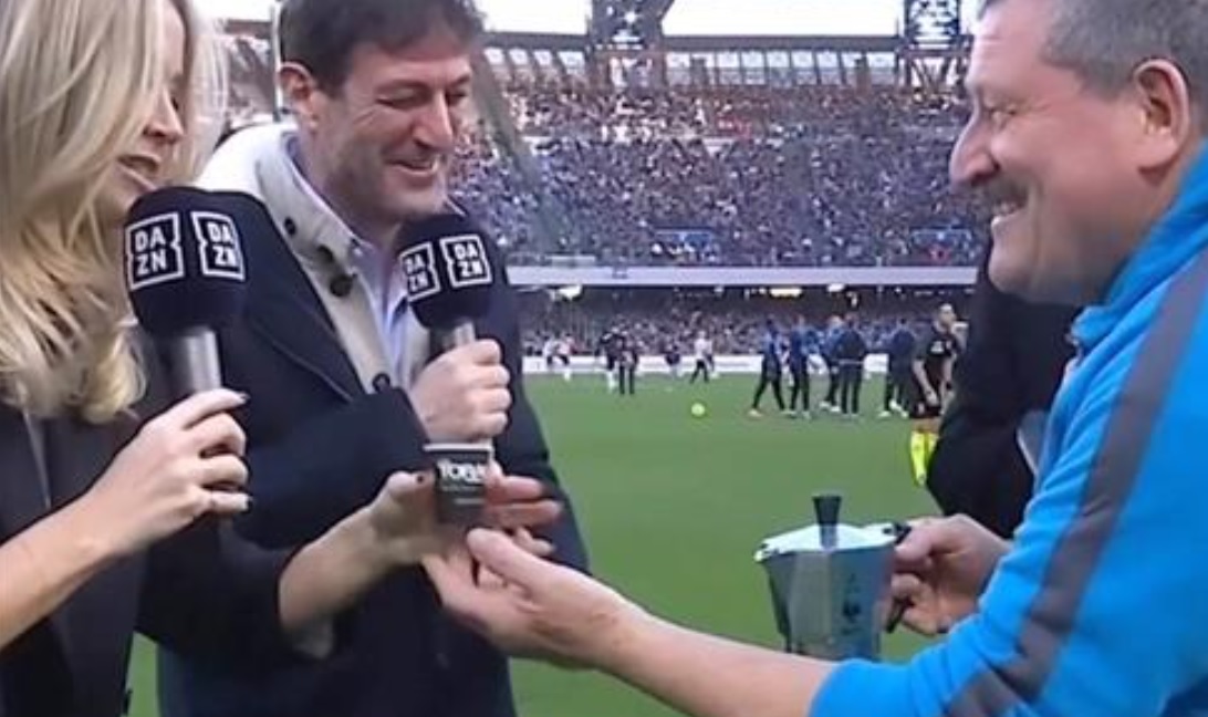 Fuori programma per Diletta Leotta allo stadio “Maradona”, il video è virale