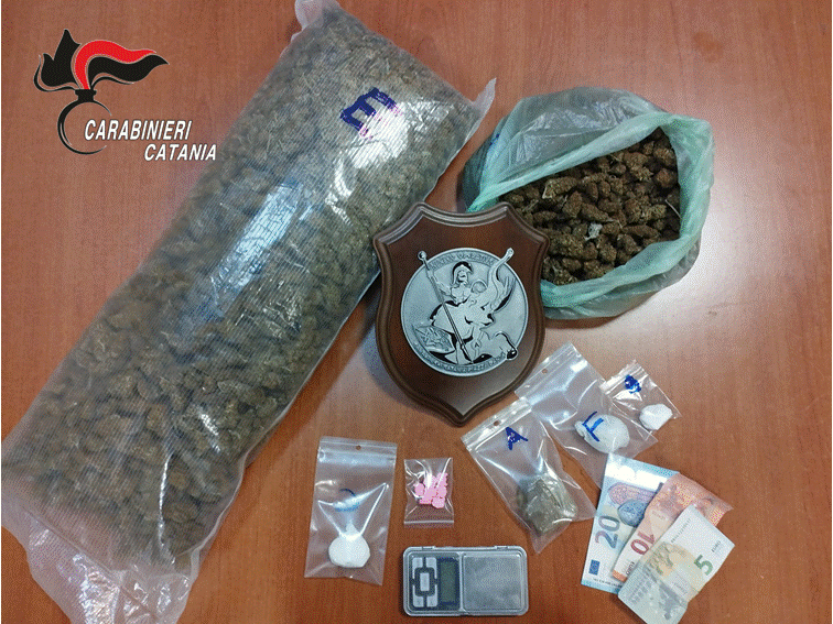Spaccio di droga nel Catanese: 2 arresti