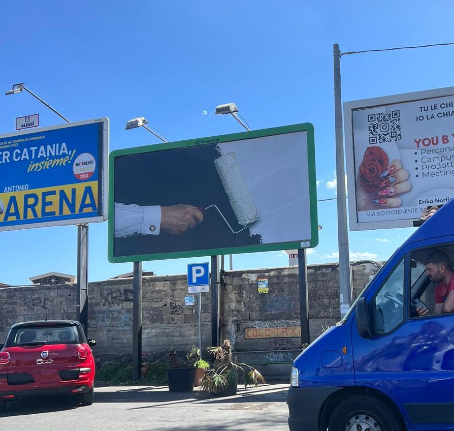 Elezioni Catania, una mano di… advertising
