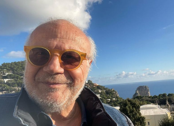 Malore improvviso di Jerry Calà nel sonno, il manager: “Ma è un leone”