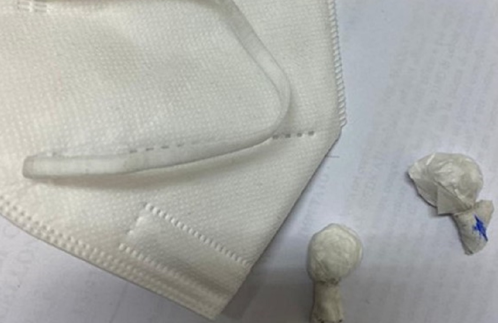 Macellaio e pusher “attento”: dalla droga nascosta nella mascherina all’arresto