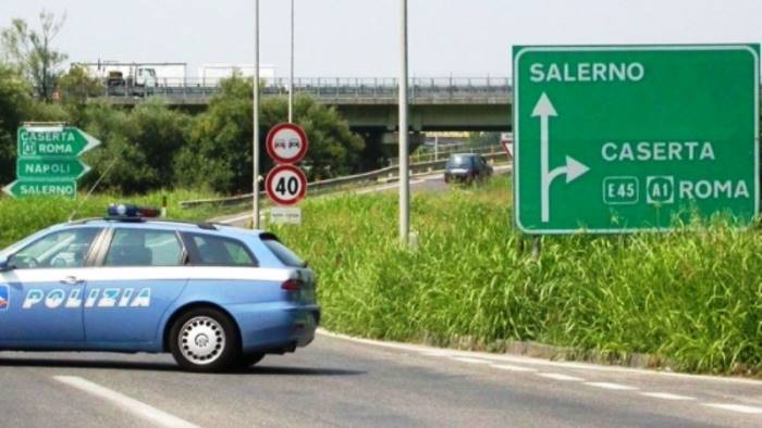 A30, violento scontro auto ambulanza: un morto e due feriti