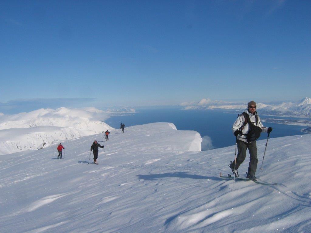 Norvegia, valanga travolge gruppo di escursionisti italiani: un morto