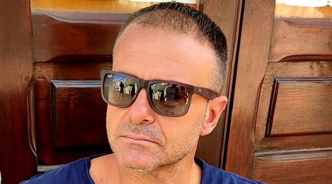 Auto finisce in un canale, poliziotto si tuffa per salvare uomo: morti entrambi