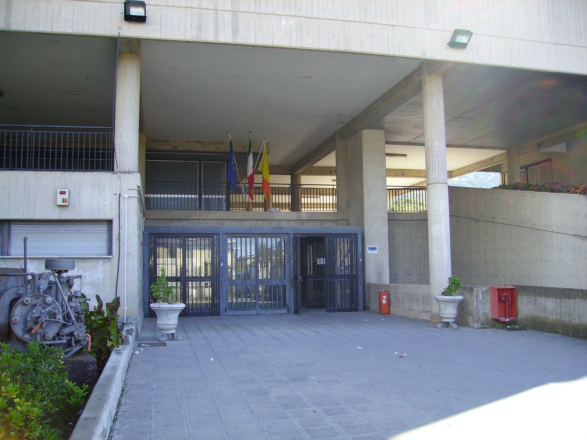 Cannabis, assemblea a scuola ma arriva la polizia: caso Piazza Armerina in Parlamento