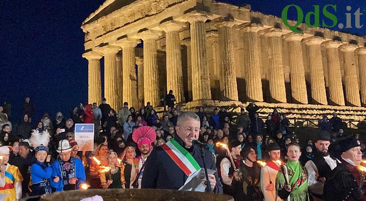 Mandorlo in fiore, acceso il Tripode dell’Amicizia per la 75°edizione Mandorlo in fiore, acceso il Tripode dell’Amicizia per la 75°edizione