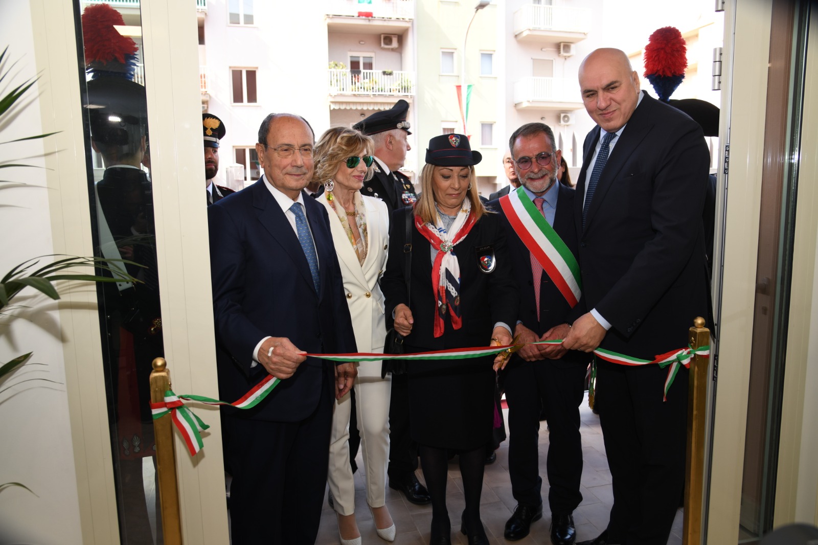 Partinico: inaugurata caserma carabinieri, Crosetto “E’ un pezzo dello Stato”