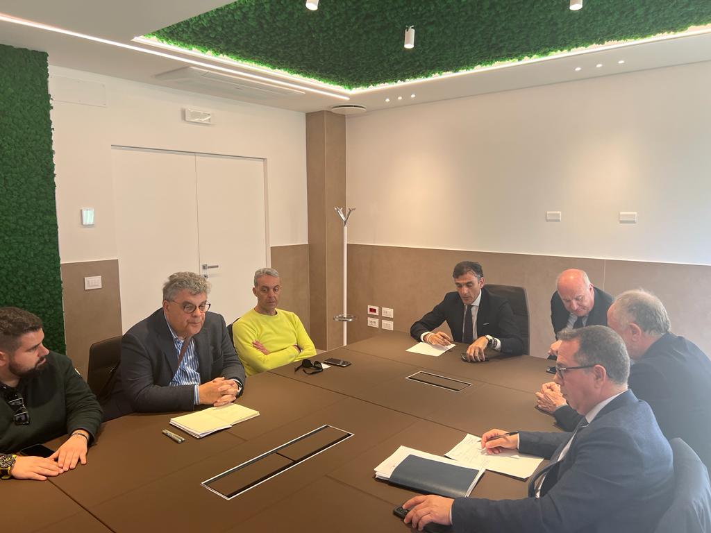 Almaviva, Urso rassicura: “Trovata soluzione per i lavoratori, ecco quale”