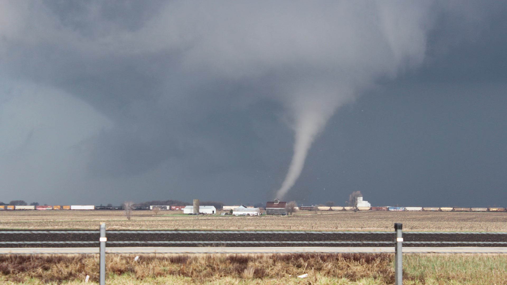 Usa, decine di tornado in 6 stati: almeno 4 morti