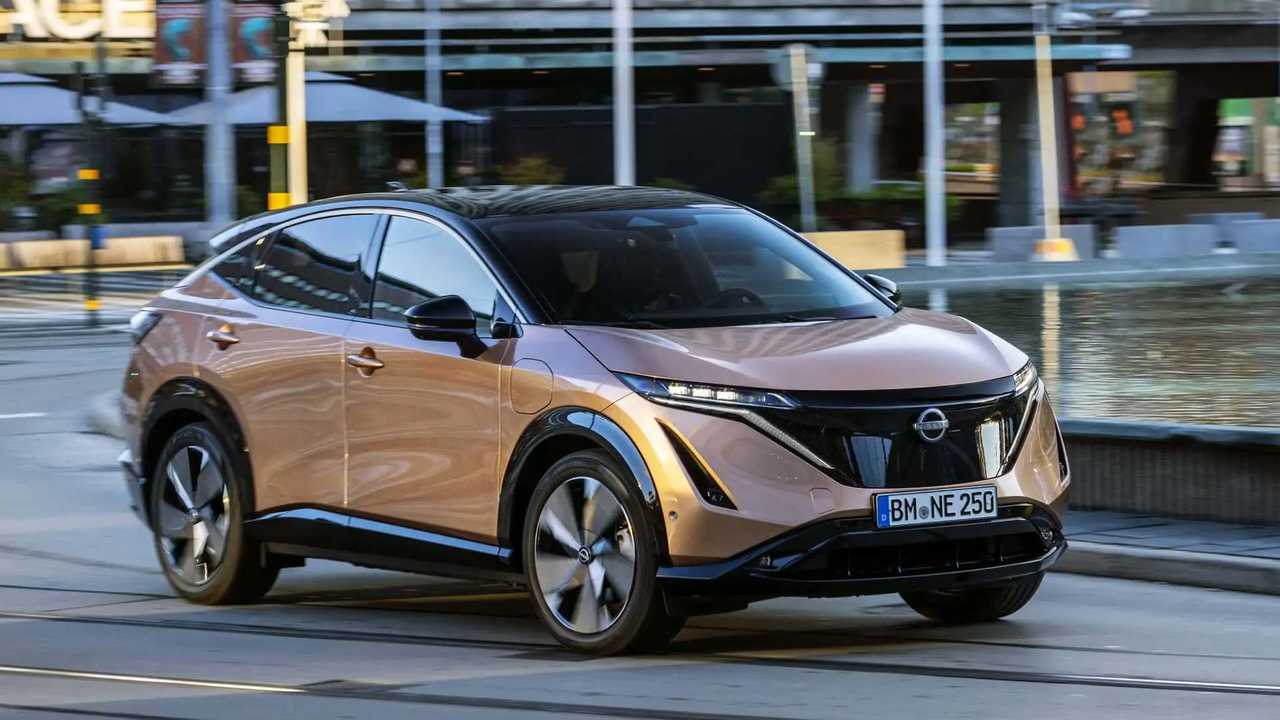 Nissan amplia la gamma di “Ariya”, il crossover coupé 100% elettrico