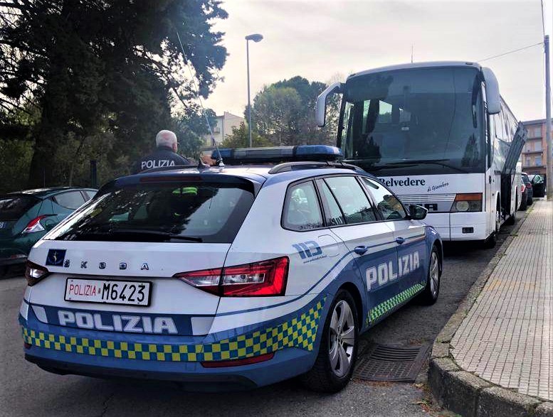 Caltanissetta, controlli sui bus utilizzati per le gite scolastiche