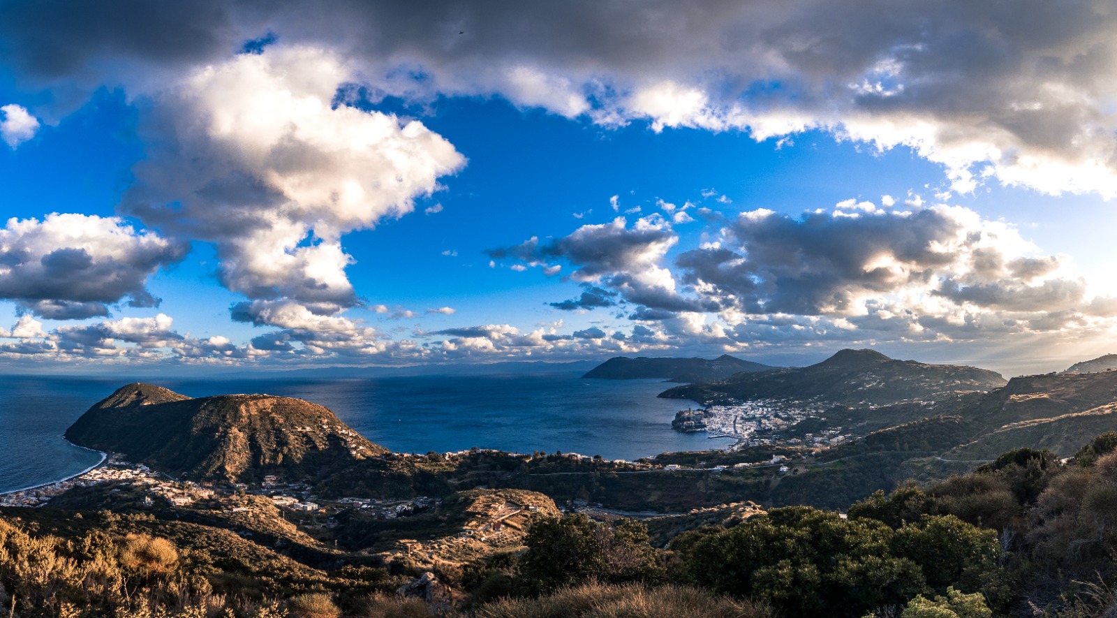 Suolo pubblico, la battaglia del sindaco di Lipari
