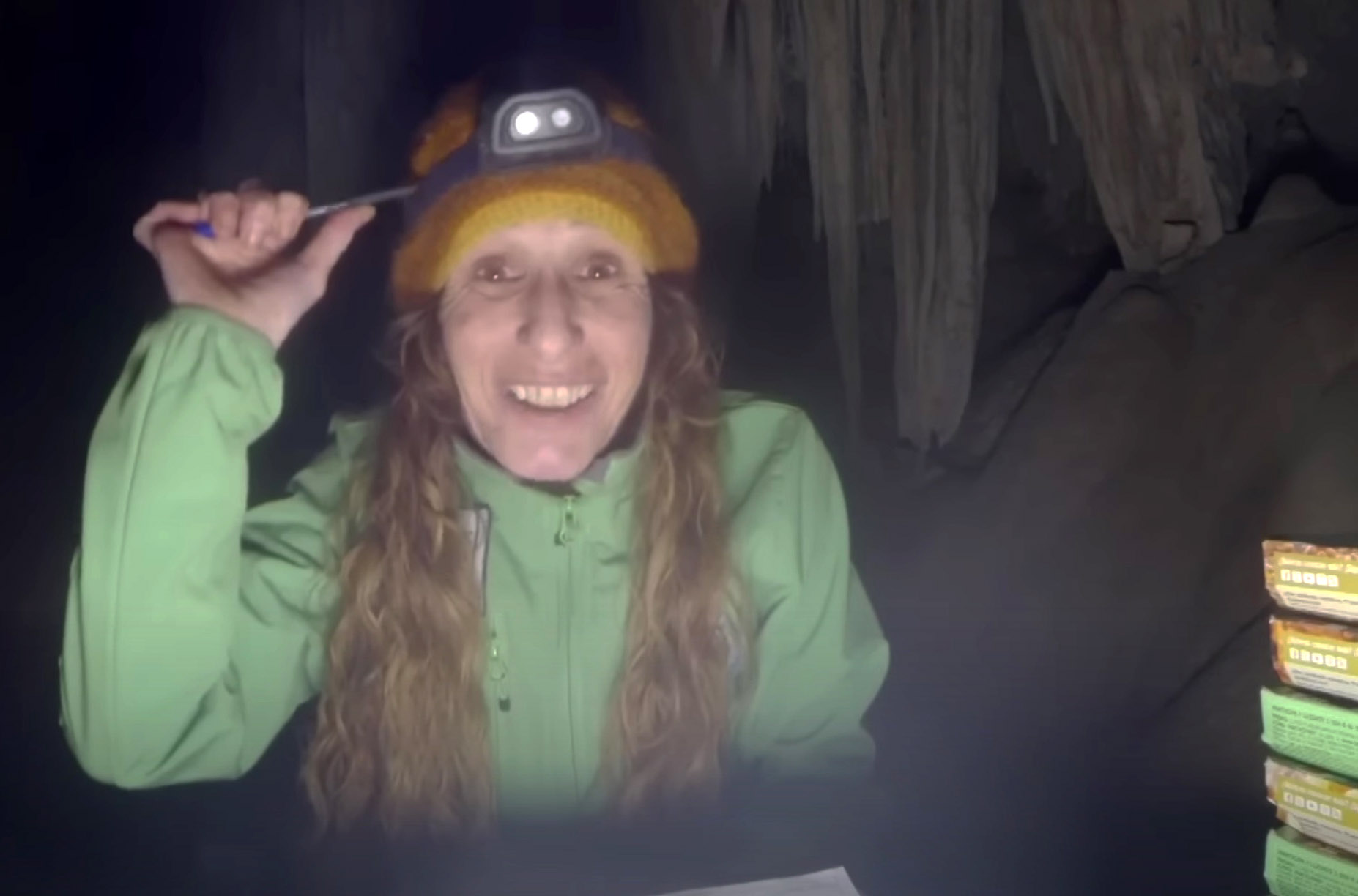 L’impresa di una climber spagnola: esce da una grotta dopo 500 giorni d’isolamento