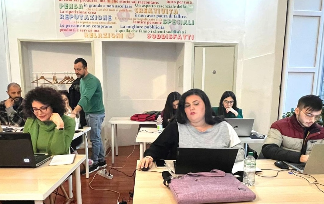 Social media manager-imprese: binomio sempre più imprescindibile, ma mancano le competenze