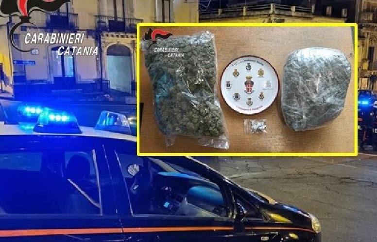 In viaggio con la Citroën C3 e la droga anche negli slip: arrestato sulla Statale 417