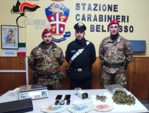 Belpasso, “supermarket” della droga in casolare: 2 arrestati