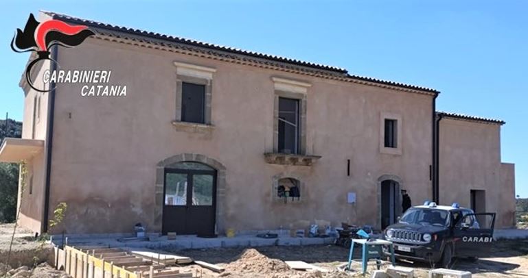 Infissi da 20mila euro rubati alla Masseria confiscata alla mafia, scatta denuncia