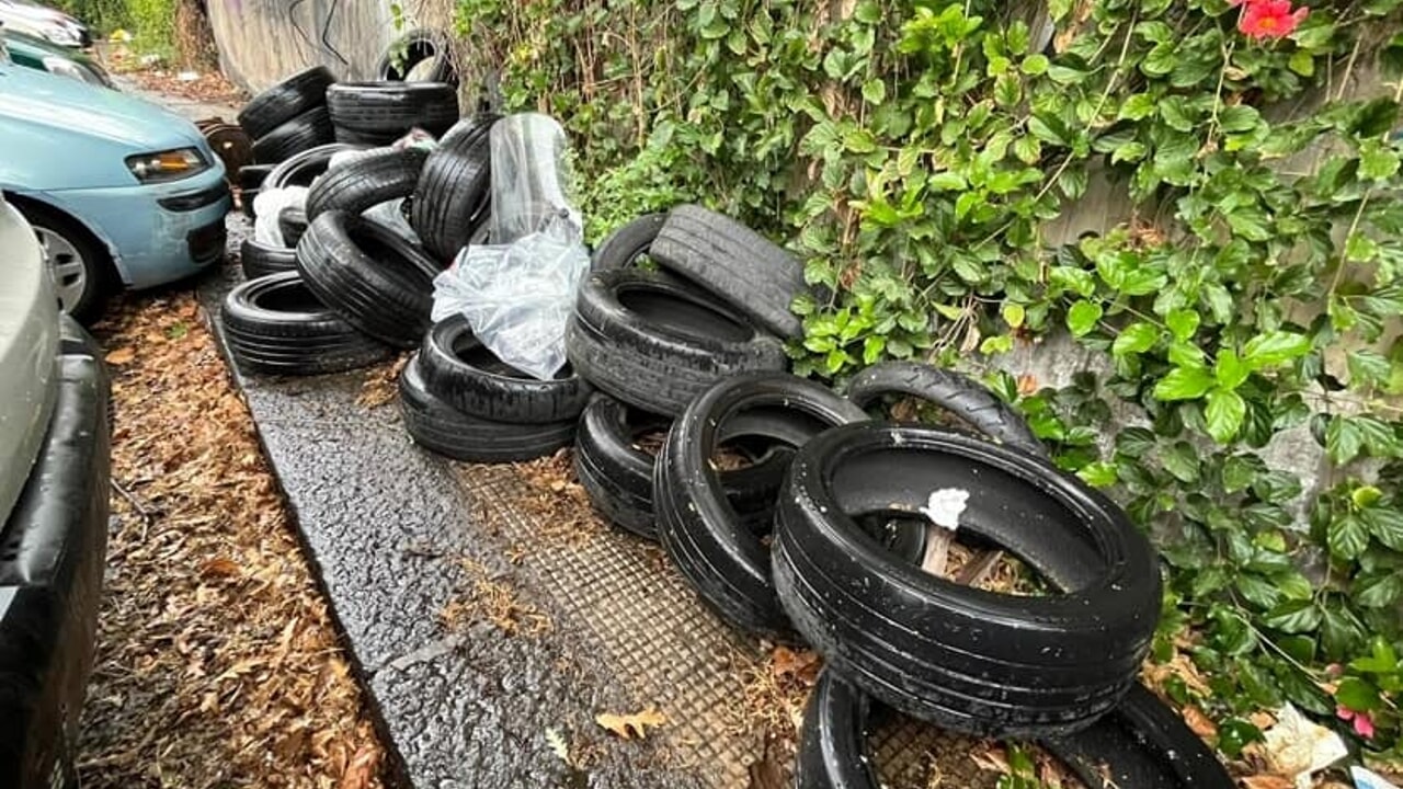 Catania, rifiuti continuano ad accumularsi dietro Parco Falcone