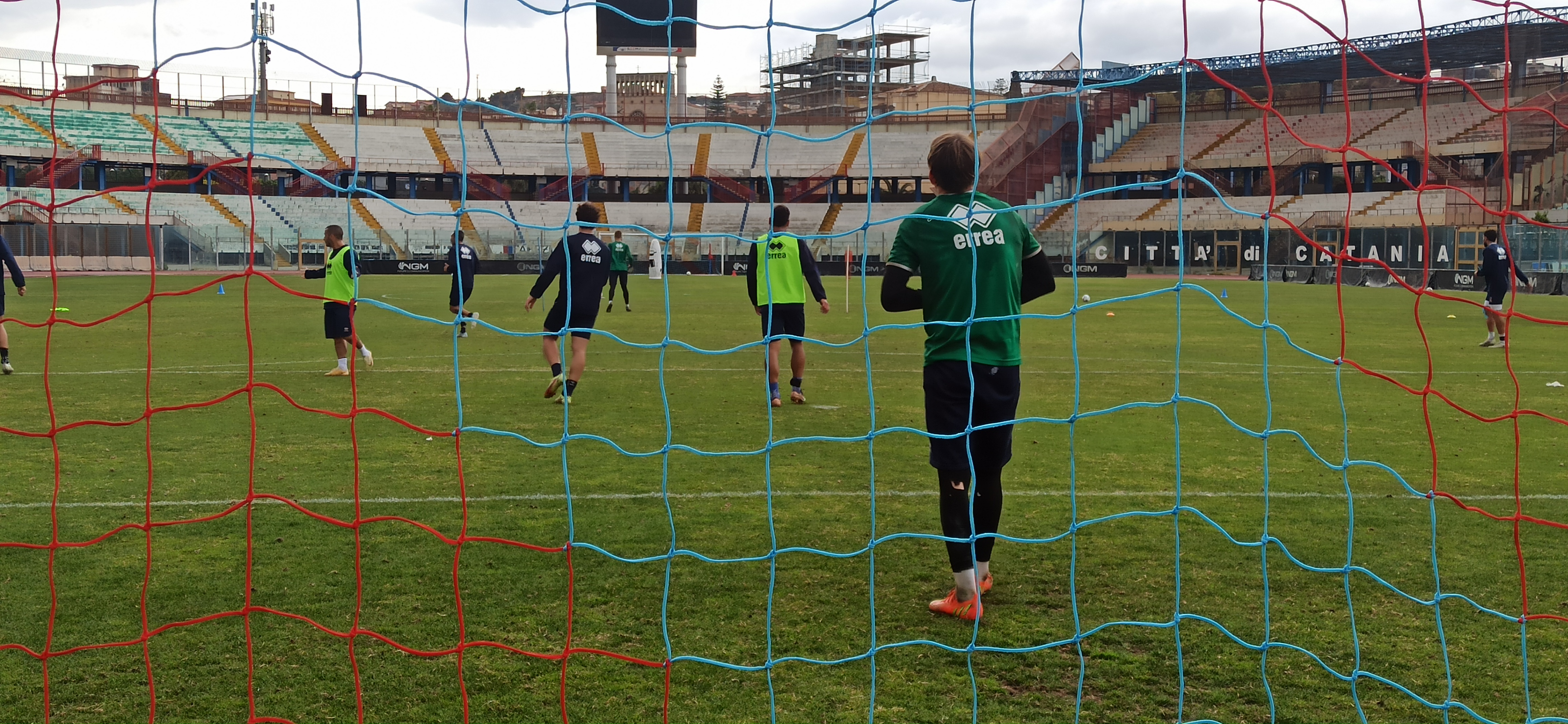 Catania, seduta sotto la pioggia al “Massimino”. E Litteri parla del suo futuro