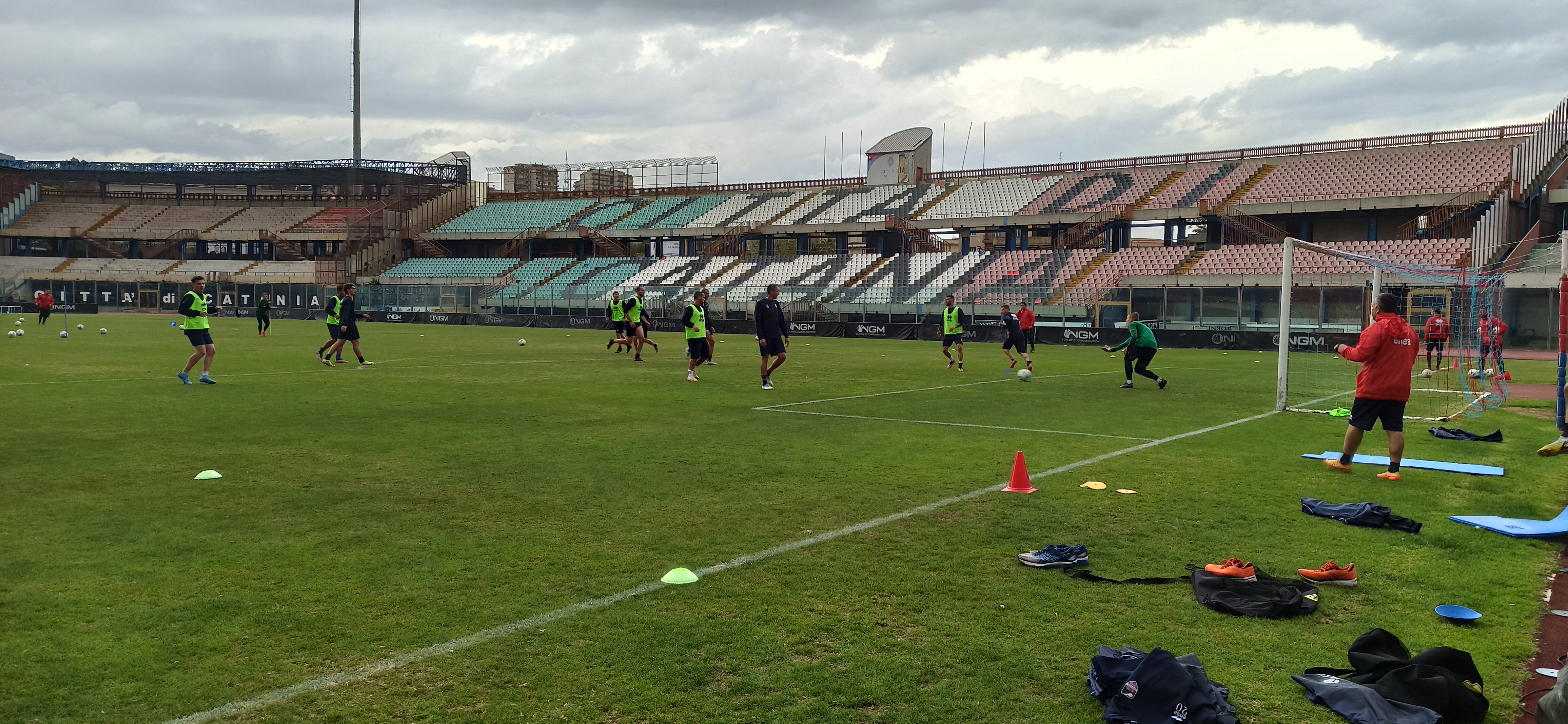 Catania, seduta sotto la pioggia al “Massimino”. E Litteri parla del suo futuro