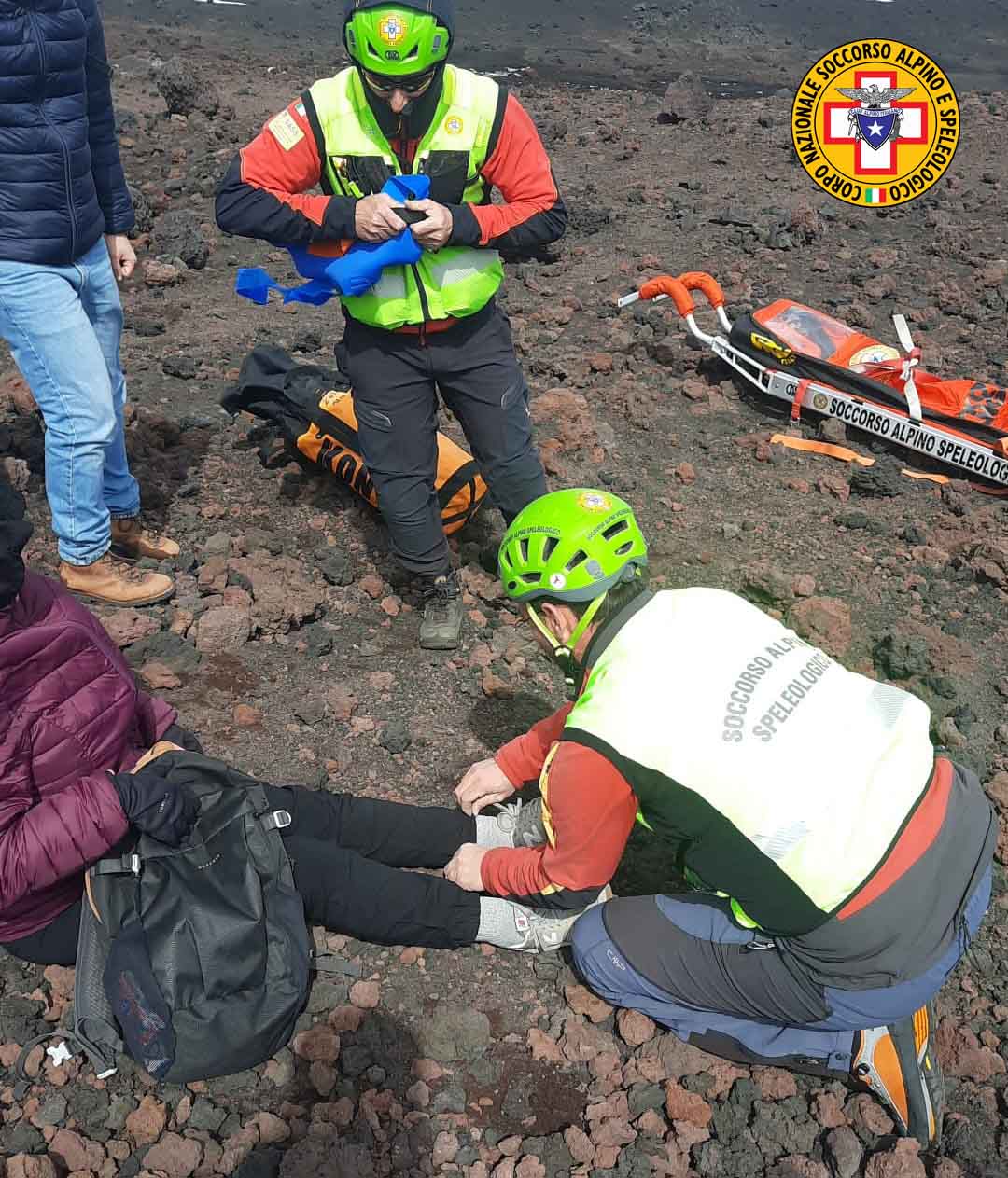Etna, soccorsa escursionista polacca con frattura alla caviglia – VIDEO